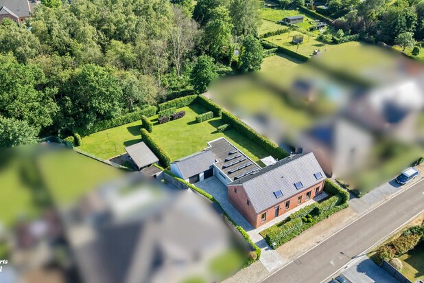 Luxe villa met karakter en hedendaags comfort in het groen