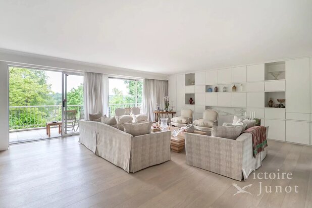 Prachtig appartement met 4 slaapkamers volledig gerenoveerd