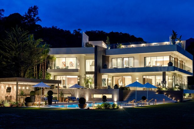 Een luxe toevluchtsoord in de bergen van Benahavís met uitzicht op zee