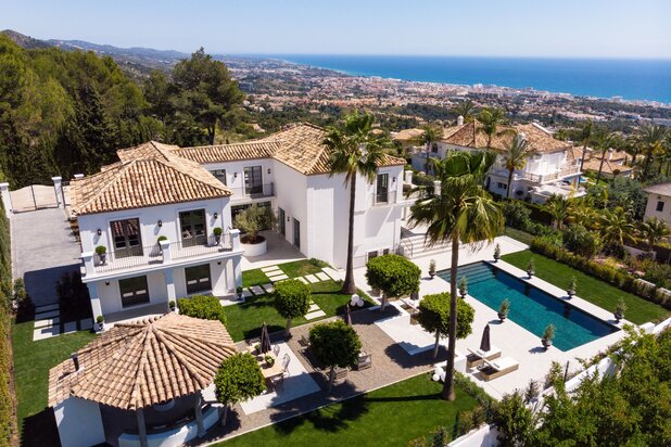 Prachtige villa die luxe en elegantie belichaamt in Sierra Blanca, Marbella