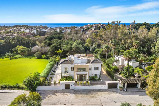 Prachtige grote villa in eigentijdse stijl aan de Golden Mile van Marbella