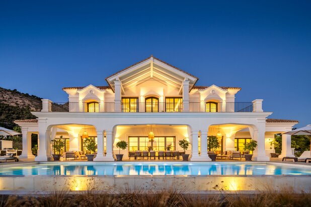 Exclusieve villa met panoramisch uitzicht op de zee en de kust in Marbella Golf Club Resort, Benahavís