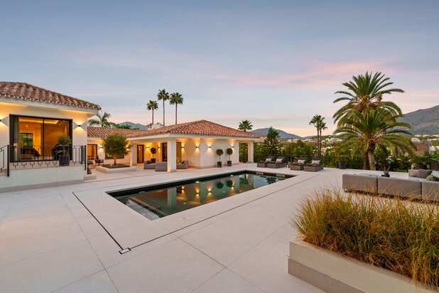 Spectaculaire villa aan de golfbaan in Las Brisas, Nueva Andalucia, Marbella