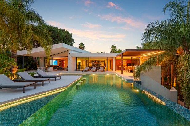 Verfijnde woning met privézwembad en rustige ligging in Las Chapas, Marbella Oost
