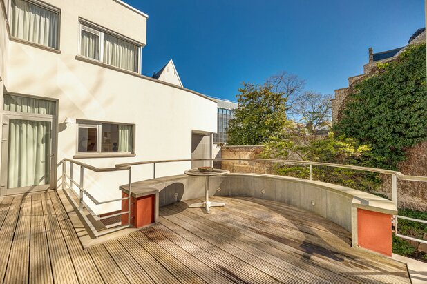 ANTWERPEN CENTRUM - Ruim duplex appartement met tuin