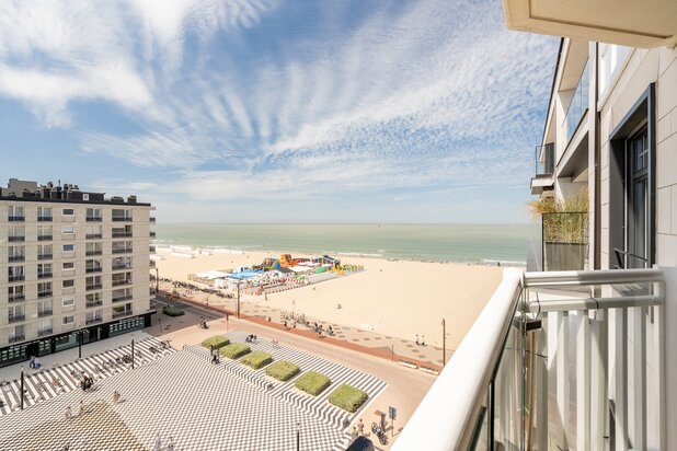 recent apartment with sea view