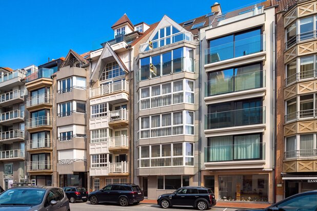 Te renoveren gelijkvloers appartement op topligging nabij het Rubensplein.