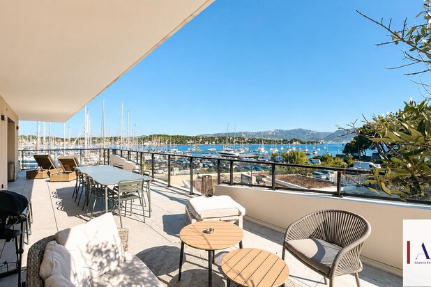Appartement de standing type 3 vue mer avec terrasse & garag