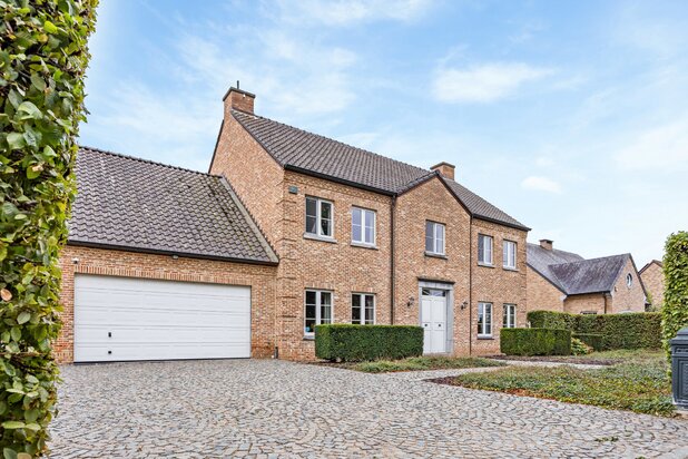 Exclusieve villa met zonnige tuin in Mal