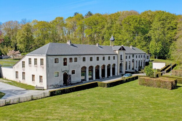Renovated luxury home in the Castle Estate of Neerijse