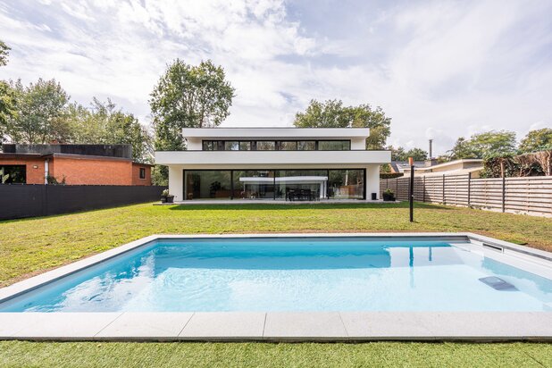 Exclusieve energiezuinige villa met zwembad en poolhouse