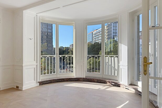 Louise / Abbaye: Stunning two-bedroom flat