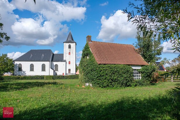 Rustig gelegen te renoveren of opnieuw te bouwen landelijke woning