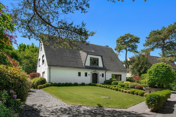 Exclusieve villa in het Zoute, rustig gelegen nabij de Boslaan op 1.704 m2