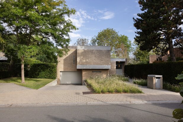 Subliem gelegen, stijlvolle woning met zwembad.