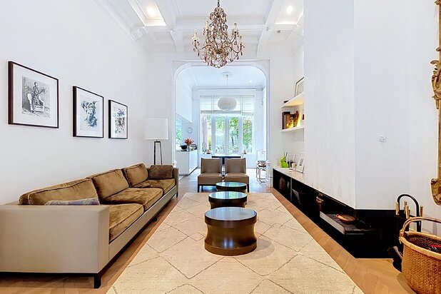 Châtelain — Exceptional renovated townhouse with garden
