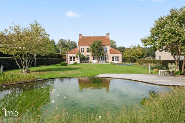 Landelijke villa met zwemvijver en prachtige tuin