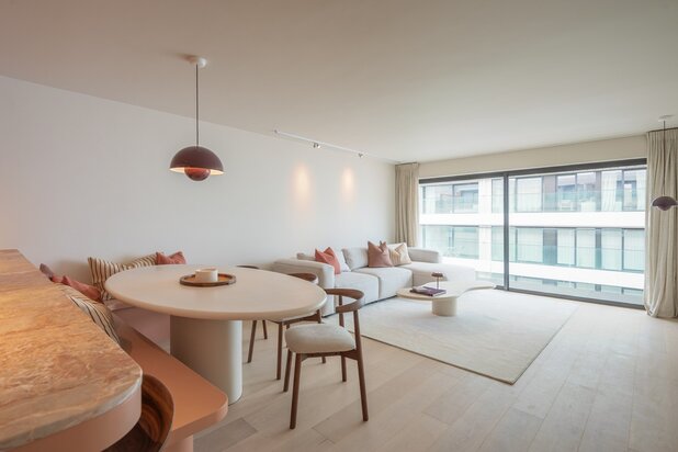 MAYFAIR 4