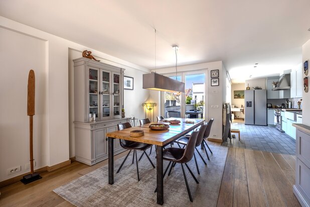 Verzorgde bel-étagewoning te Duinbergen