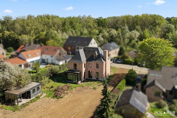 Exceptional villa on 27are 