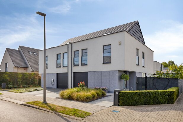 Maison à Peutie, Vilvorde, 4 chambres, garage et jardin!