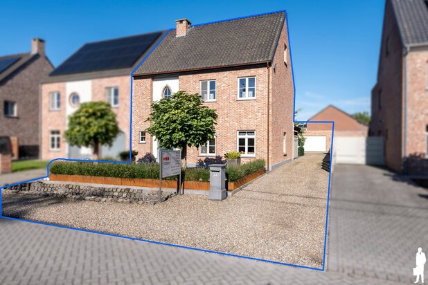 Instapklare en bijzonder verzorgde villa met 4 slaapkamers, 2 badkamers in Ravels