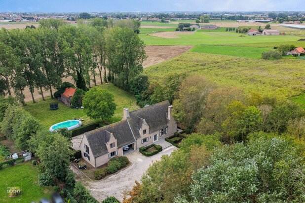 Rustig gelegen ruim landhuis op 6.402m²