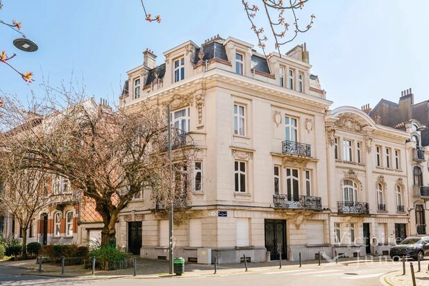 Très belle maison de Maître avec garage