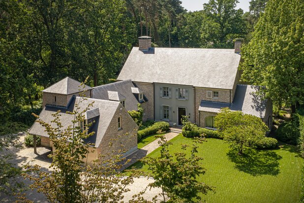Uitzonderlijke villa met zwembad en absolute privacy op topligging in Schilde