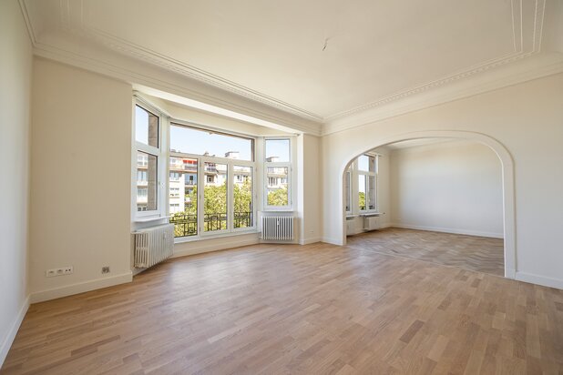Instapklaar art-deco penthouse (165m² - 3 slk/2badk) op de prestigieuze Jan van Rijswijcklaan binnen de singel te Antwerpen