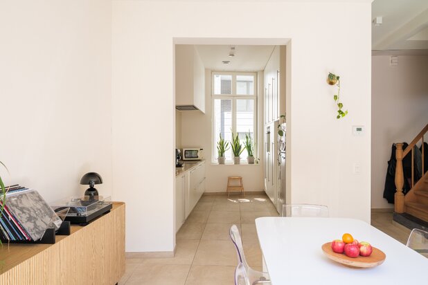 Centrum Gent - Instapklare burgerwoning met 4 slaapkamers, 2 badkamers, stadstuin en inpandig terras op een bijzonder centrale ligging.