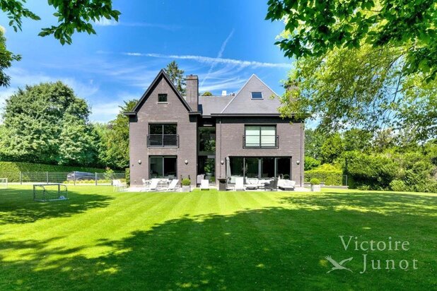 Rhode-Saint-Genèse : UITSTEKENDE VILLA van 660 m² met 5 KAMERS