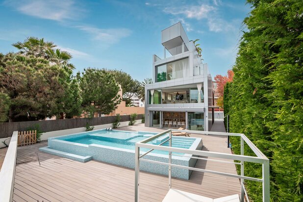 Huis met prachtig zeezicht en privé strand