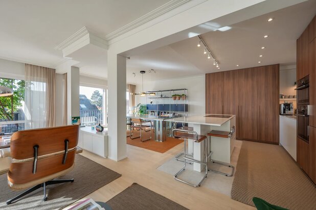 Hoekappartement met 3slk's langs de Winston Churchillaan met prachtig open zicht