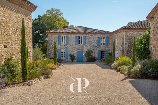 Un domaine gascon intemporel baigné d'une lumière magique