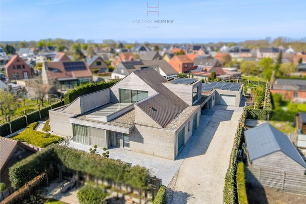 Bijzonder ruime en zeer rustig gelegen villa in Damme-Sijsele