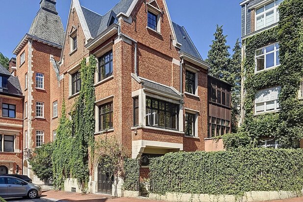 Val de la Cambre - uitzonderlijk huis met renovatieproject