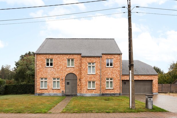 Charmante villa in landelijke stijl met zwembad