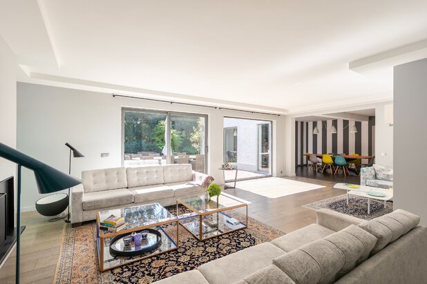 Rhode-Saint-Genèse – Hedendaagse villa met binnenzwembad