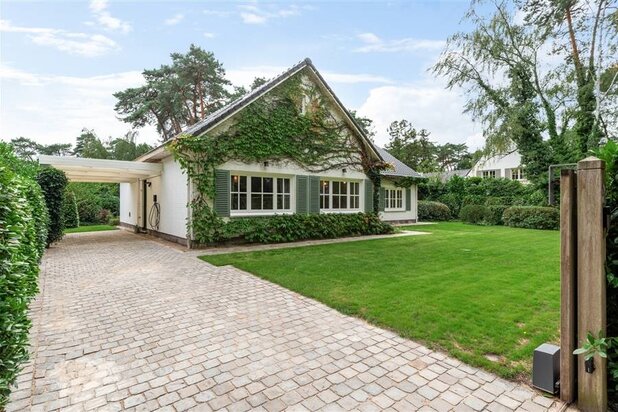 Gerenoveerde villa met 3 slpks op prachtig perceel