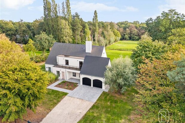 Luxueuze villa met 5 slaapkamers in Aalter