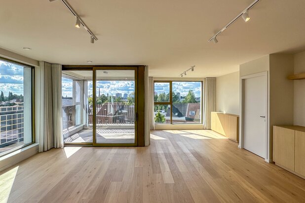 Exclusief nieuwbouw penthouse (205m²) met 2 grote terrassen op toplocatie in Gent.
