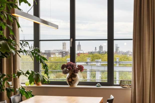 Luxe appartement met zicht op de torens te koop te Gent