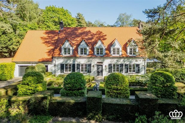 Villa met paardenstallen Brasschaatselei Kapellen