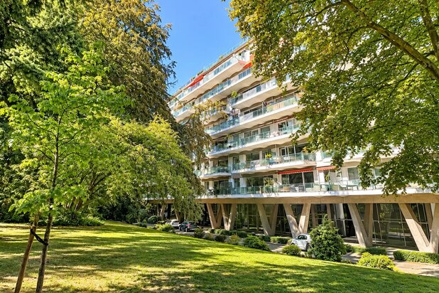 Ukkel - Mooi gerenoveerd appartement met terras