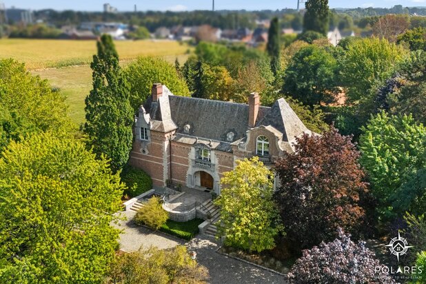 Een landhuis van 40 jaar oud, met het karakter van eeuwen.