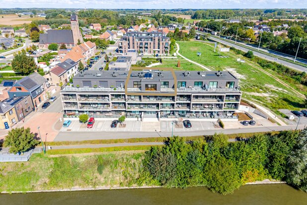 Ruime penthouse aan het water in Aalter-Brug