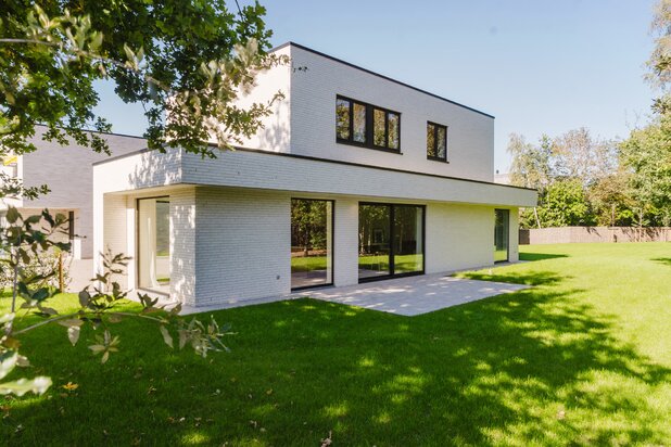 Moderne villa op groot perceel en groene omgeving nabij Gent