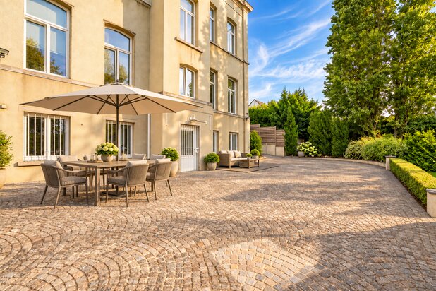 Characterful mansion house of approx. 571 m² on a plot of nearly 20 ares in Lembeek (Halle)