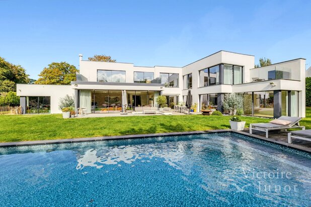 Uitzonderlijke villa van 627 m² met zwembad in de Espinette Centrale